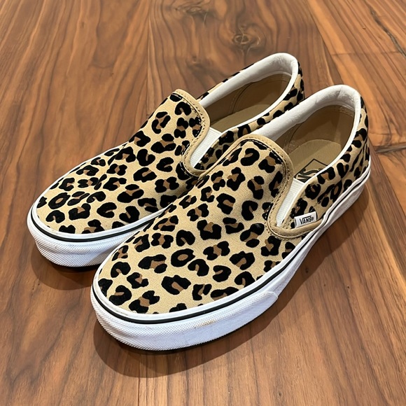 Leopard vans - Picture 1 of 6